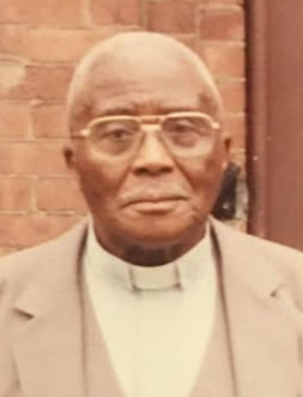 Dr James L Best - Photo - Newburgh